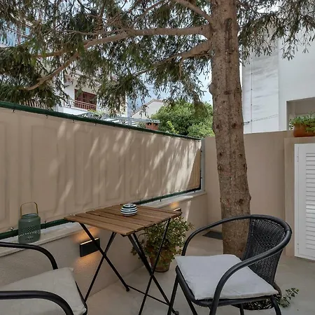 & Rica Guest house